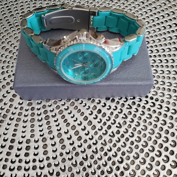 NWT Strada Watch - Picture 3 of 5